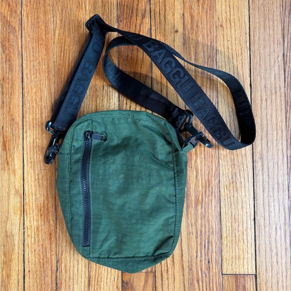 BAGGU Sport Crossbody Bag in Bay Laurel